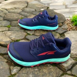 New in the box Altra Superior 5 sneakers women’s size various